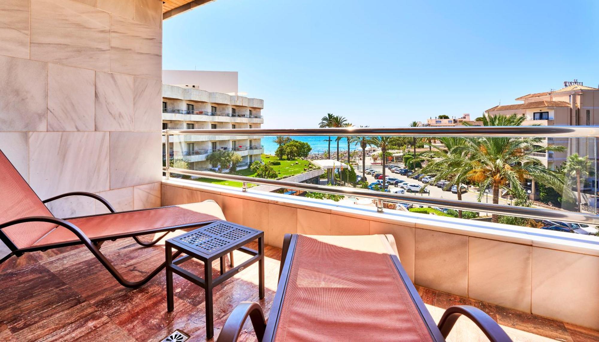 Hotel Serrano Palace Cala Ratjada  Exterior photo
