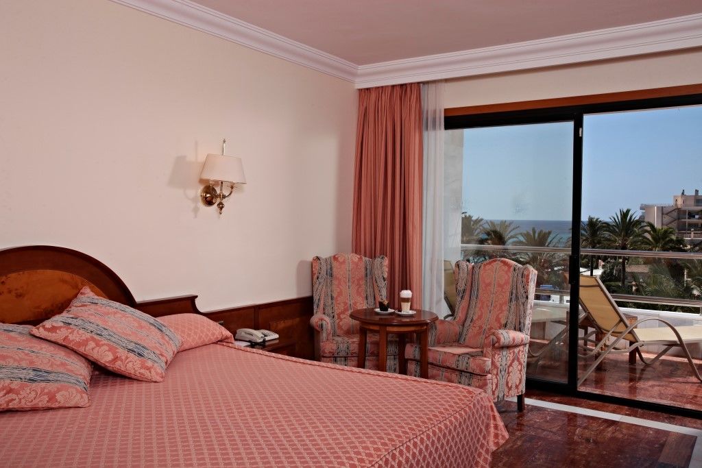 Hotel Serrano Palace Cala Ratjada  Exterior photo